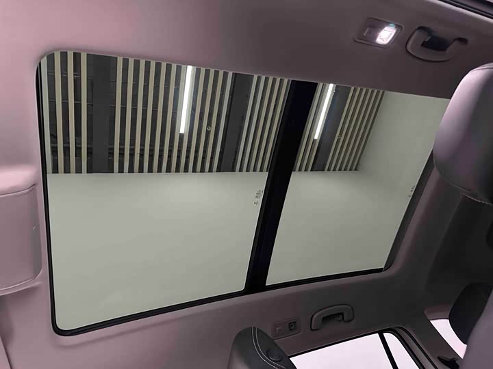 Фото 6 - Volkswagen Tiguan L Pro