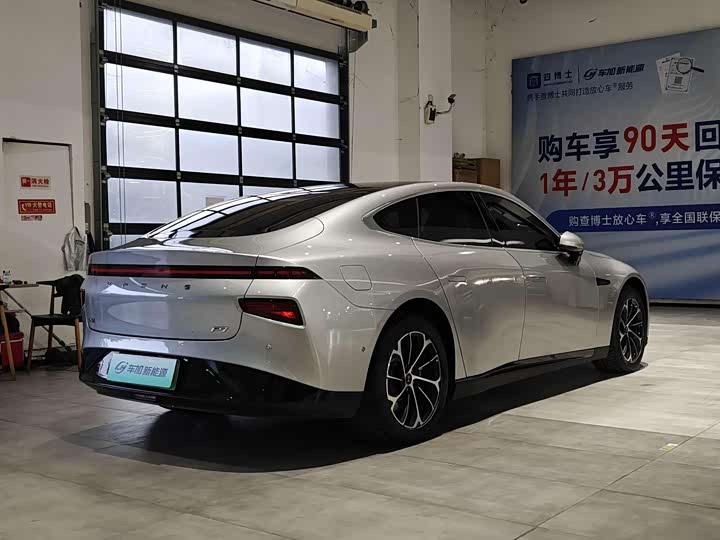 Фото 9 - XPeng P7