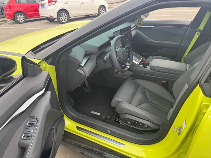 Фото 4 - XPeng P7