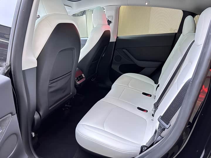 Фото 8 - Tesla Model Y