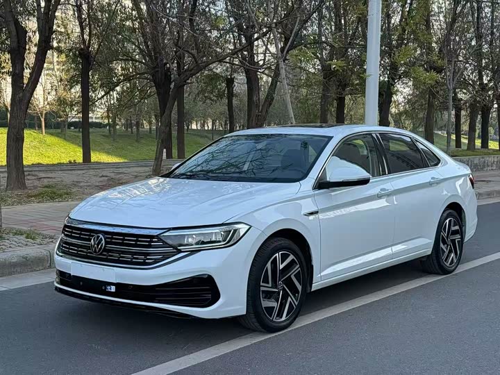 Фото 1 - Volkswagen Sagitar L