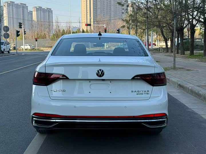 Фото 3 - Volkswagen Sagitar L