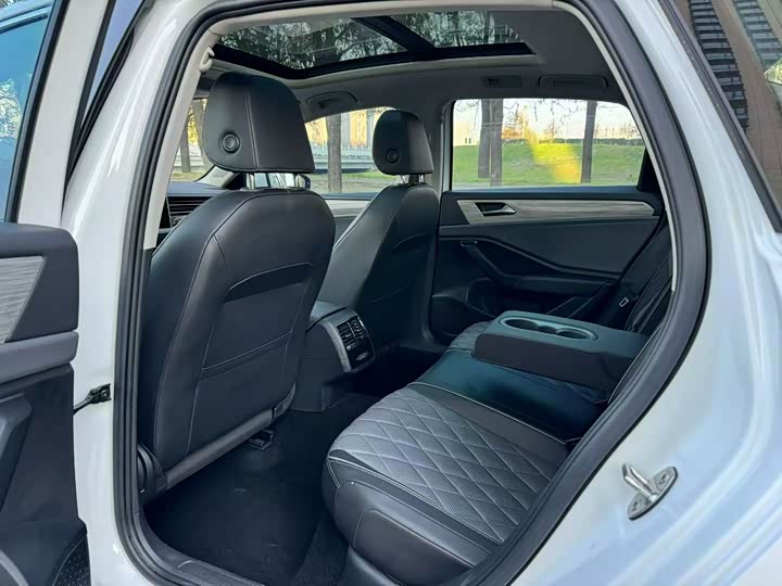 Фото 6 - Volkswagen Sagitar L