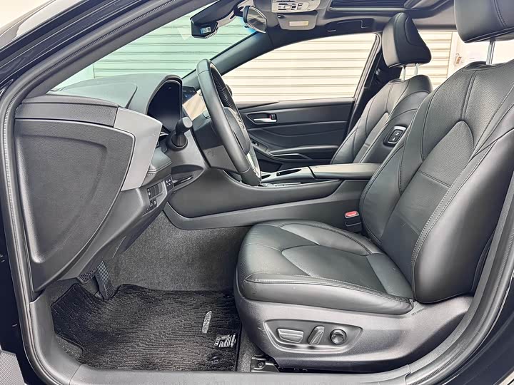 Фото 6 - Toyota Avalon