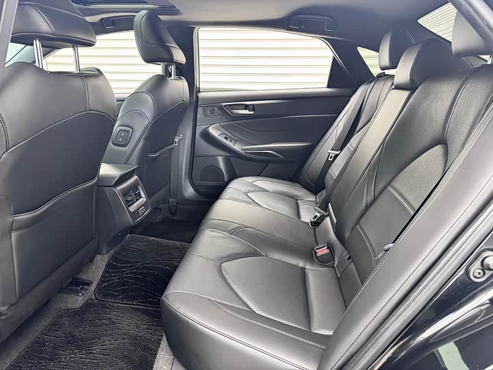 Фото 7 - Toyota Avalon