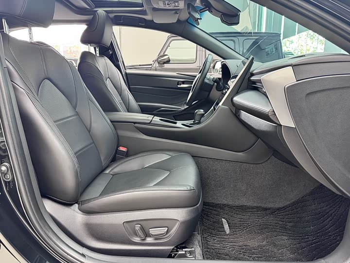 Фото 8 - Toyota Avalon