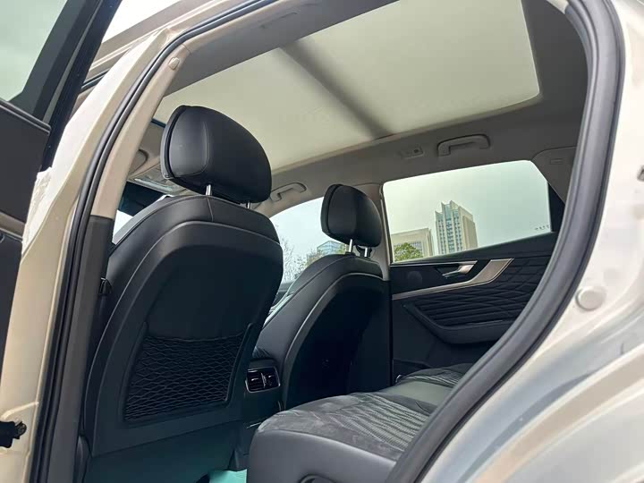 Фото 4 - Hongqi HS5