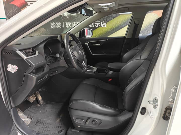 Фото 3 - Toyota Wildlander