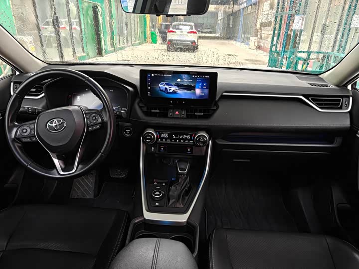 Фото 5 - Toyota Wildlander