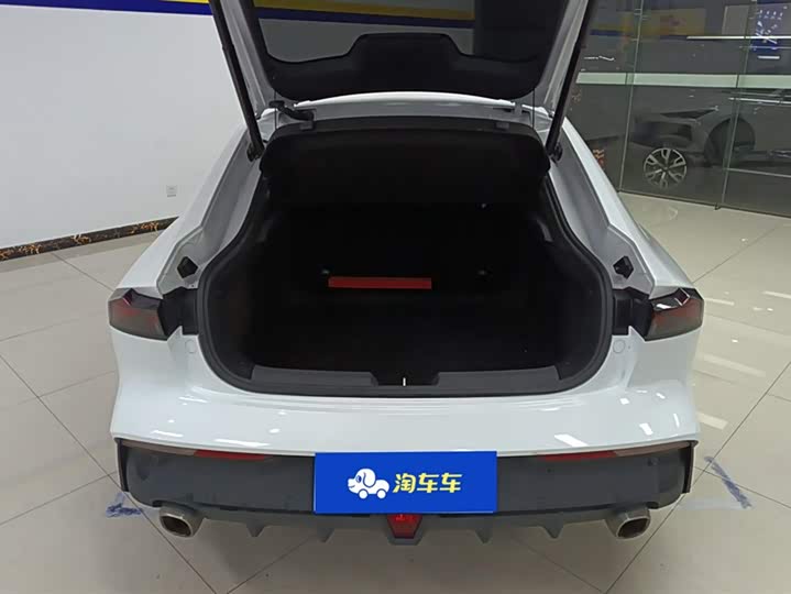 Фото 4 - Changan UNI-V