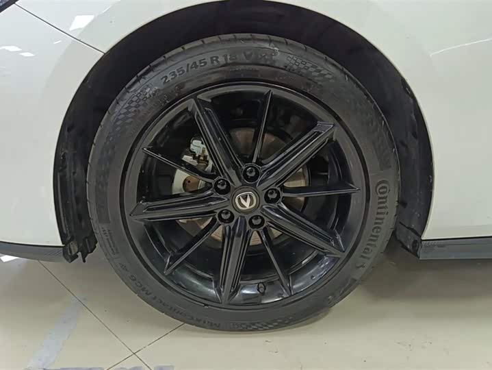 Фото 6 - Changan UNI-V