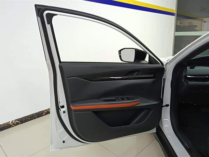 Фото 7 - Changan UNI-V