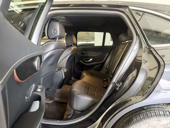 Фото 6 - Mercedes-Benz EQC