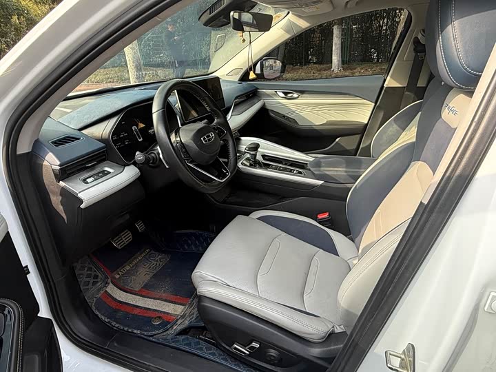 Фото 4 - Geely Preface