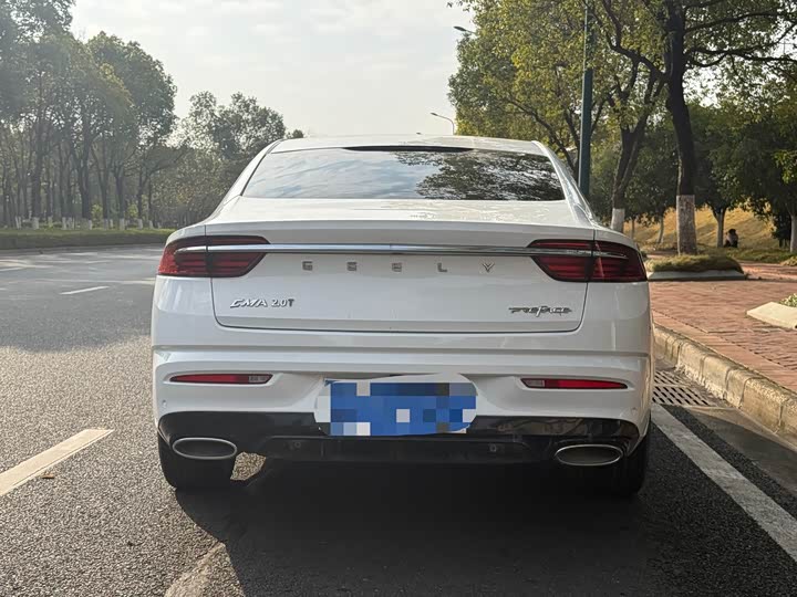 Фото 8 - Geely Preface