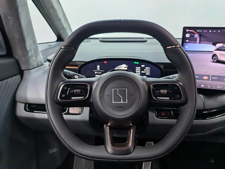 Фото 7 - Zeekr Mix