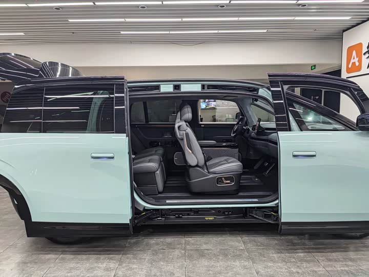 Фото 9 - Zeekr Mix