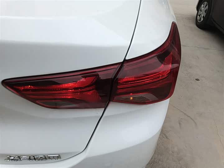 Фото 8 - Chevrolet Onix (Cavalier)