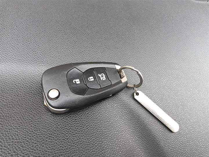 Фото 9 - Chevrolet Onix (Cavalier)