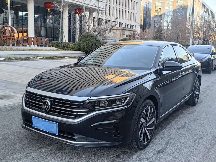 Фото 1 - Volkswagen Passat