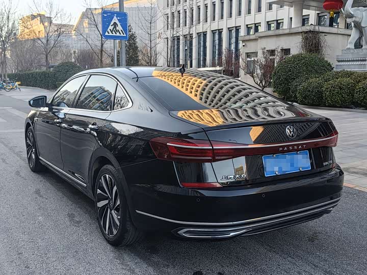 Фото 2 - Volkswagen Passat