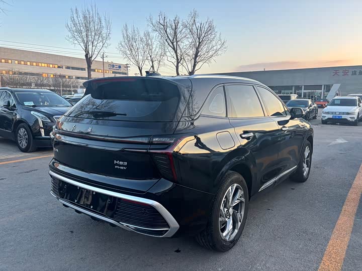 Фото 8 - Hongqi HS3 Hybrid