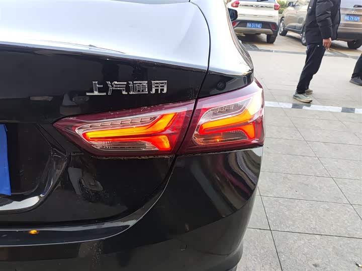 Фото 8 - Chevrolet Malibu XL