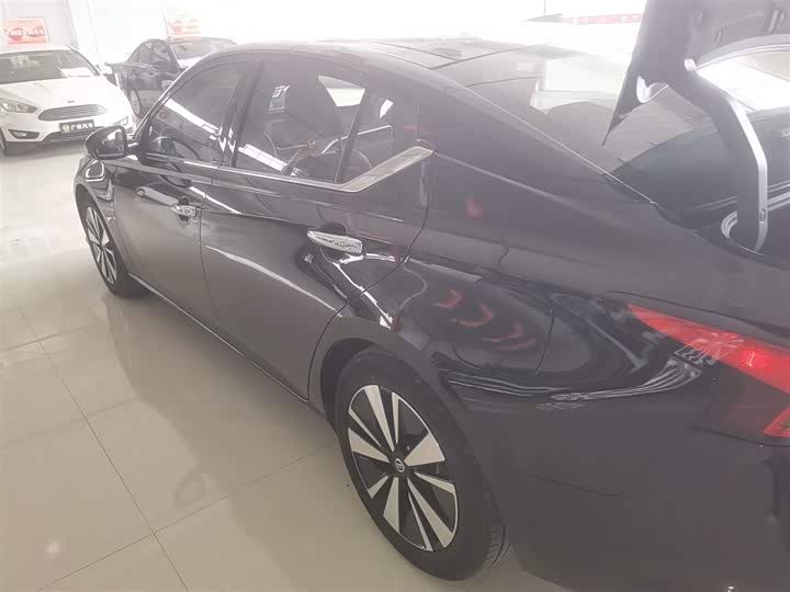 Фото 5 - Nissan Teana