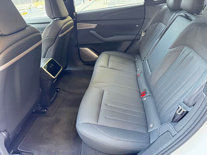 Фото 7 - Nio Onvo L60