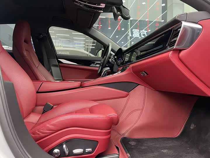 Фото 4 - Porsche Panamera