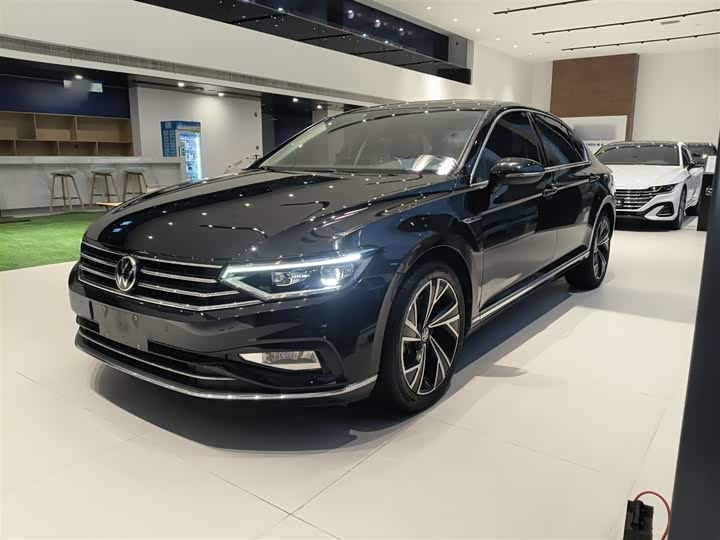 Фото 1 - Volkswagen Magotan