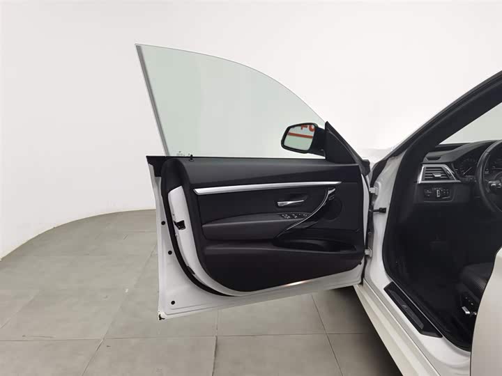 Фото 8 - BMW 3 Series GT