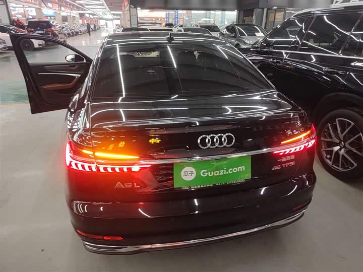 Фото 6 - Audi A6L