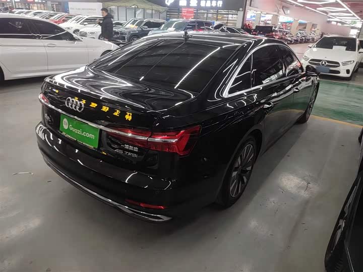 Фото 7 - Audi A6L