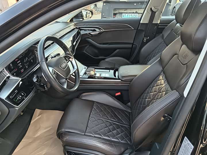 Фото 6 - Audi A8