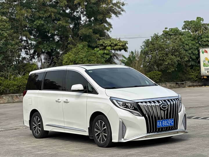 Фото 2 - GAC Trumpchi M8