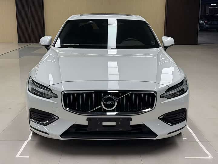 Фото 2 - Volvo S60