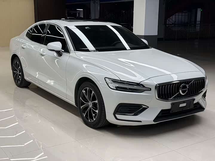 Фото 3 - Volvo S60