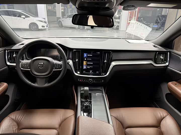 Фото 5 - Volvo S60