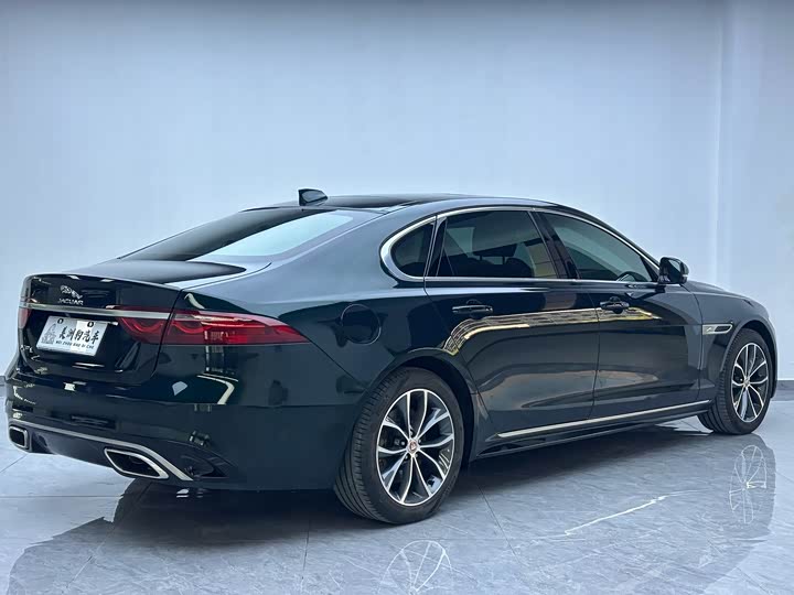 Фото 6 - Jaguar XF L