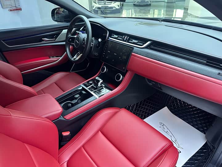 Фото 8 - Jaguar XF L