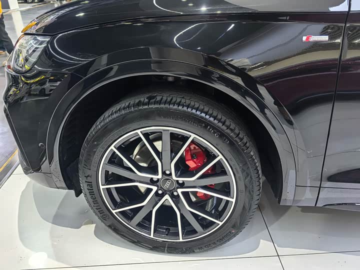 Фото 5 - Audi Q5L