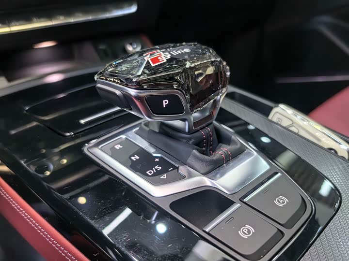 Фото 9 - Audi Q5L