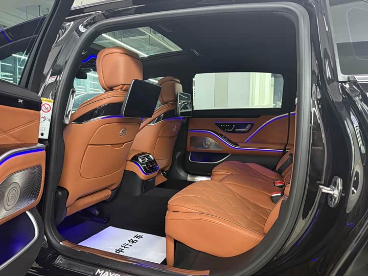 Фото 7 - Mercedes-Benz Maybach S-Class