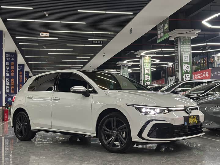 Фото 3 - Volkswagen Golf