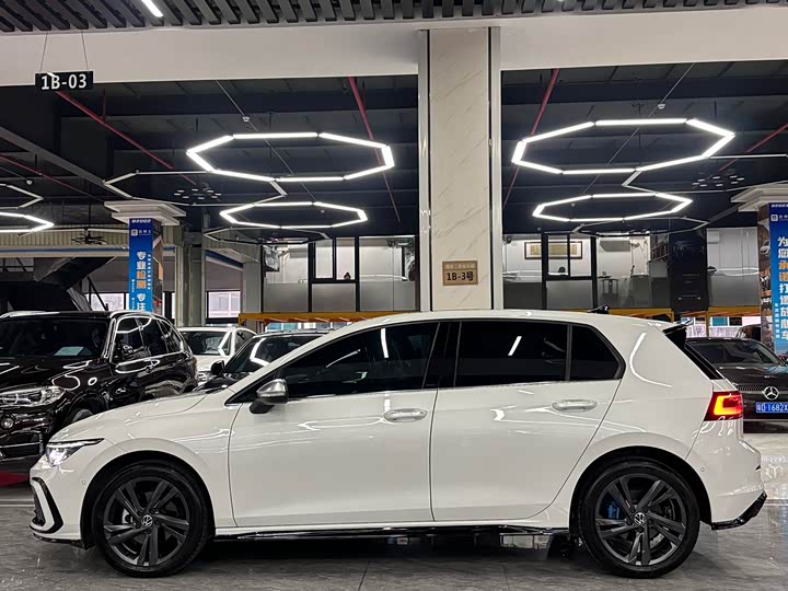 Фото 4 - Volkswagen Golf