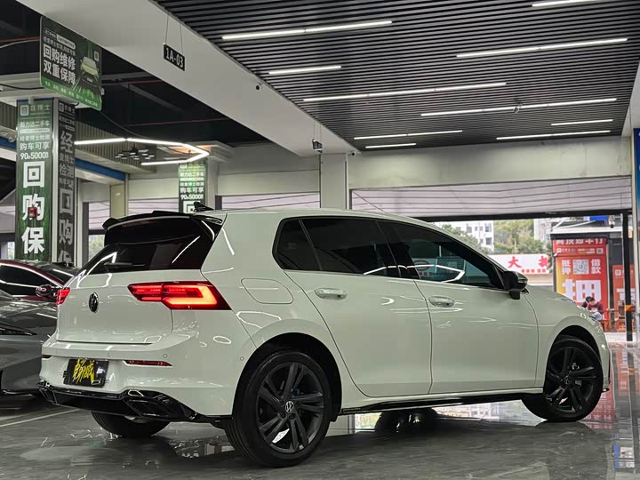 Фото 6 - Volkswagen Golf