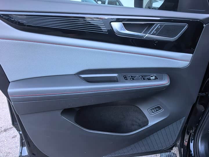 Фото 9 - Volkswagen Teramont X