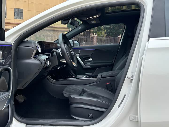 Фото 8 - Mercedes-Benz A-Class