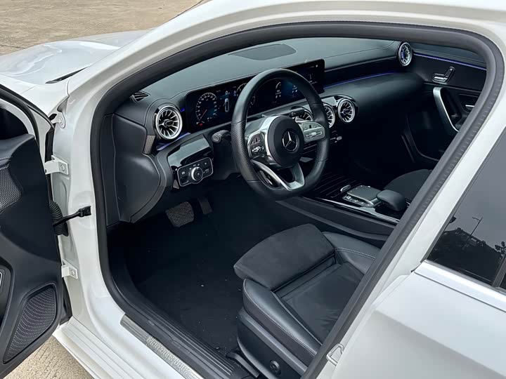 Фото 9 - Mercedes-Benz A-Class